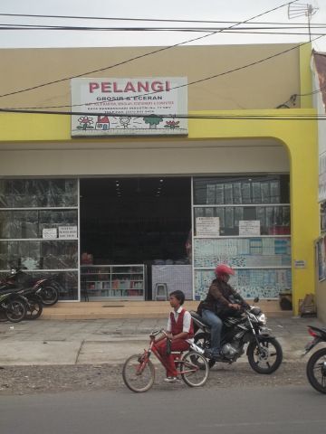 Toko Alat Tulis Pelangi: Jantung Kreativitas di Jl. Gatot Subroto